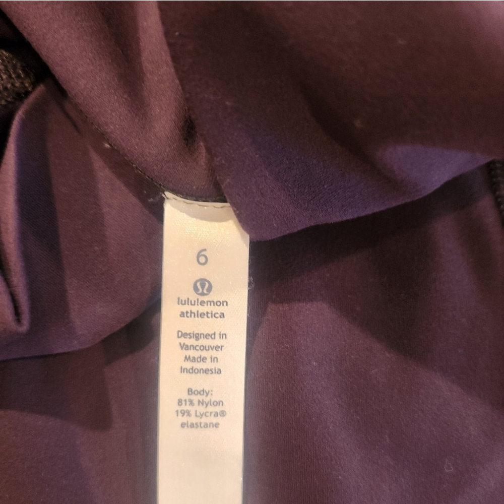NWOT Lululemon Pushing Limits Crop - Picture 7 of 8